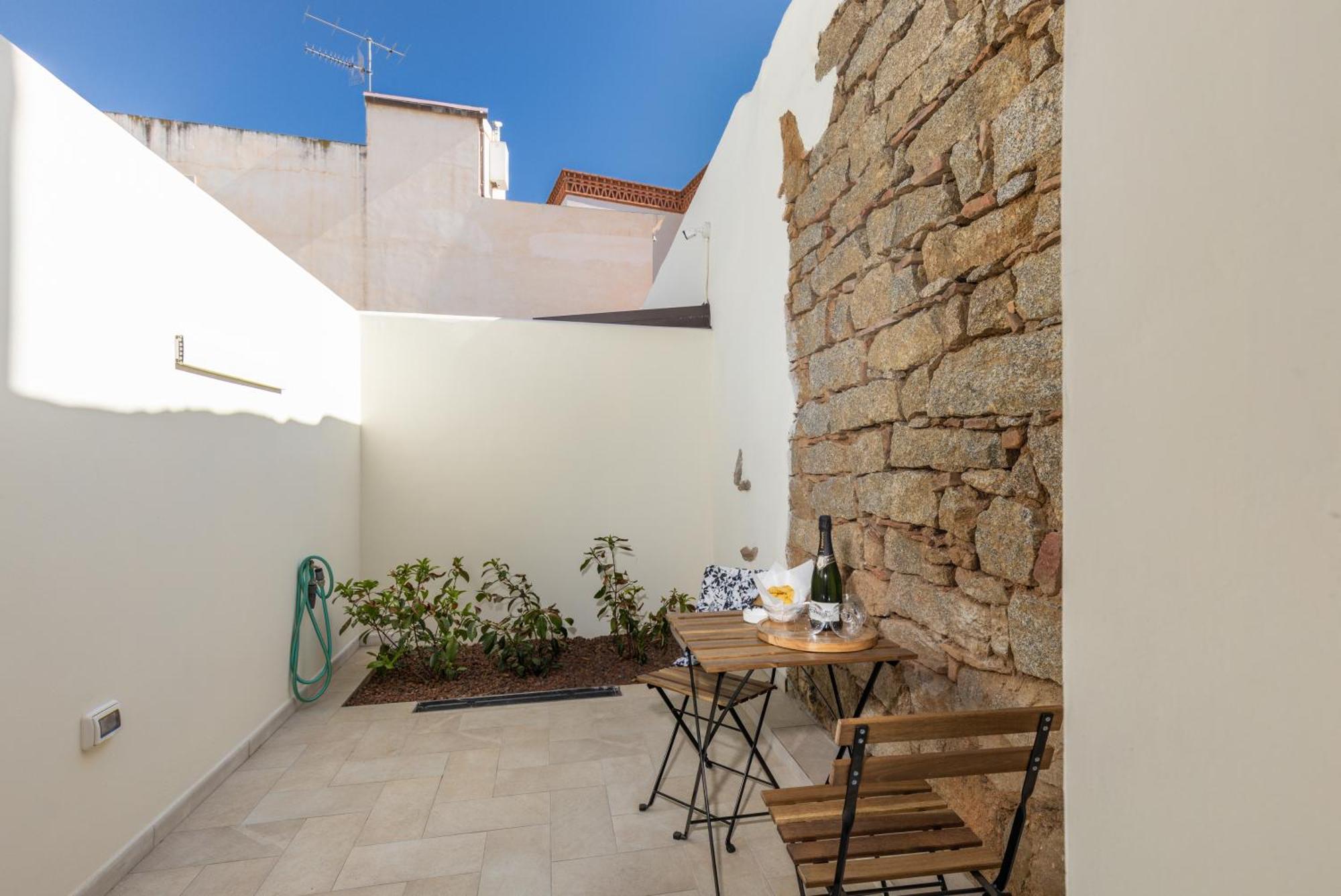 Ausentu Guest House Tortolì Екстериор снимка