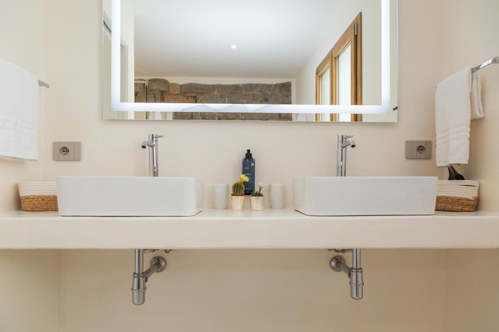 Ausentu Guest House Tortolì Екстериор снимка