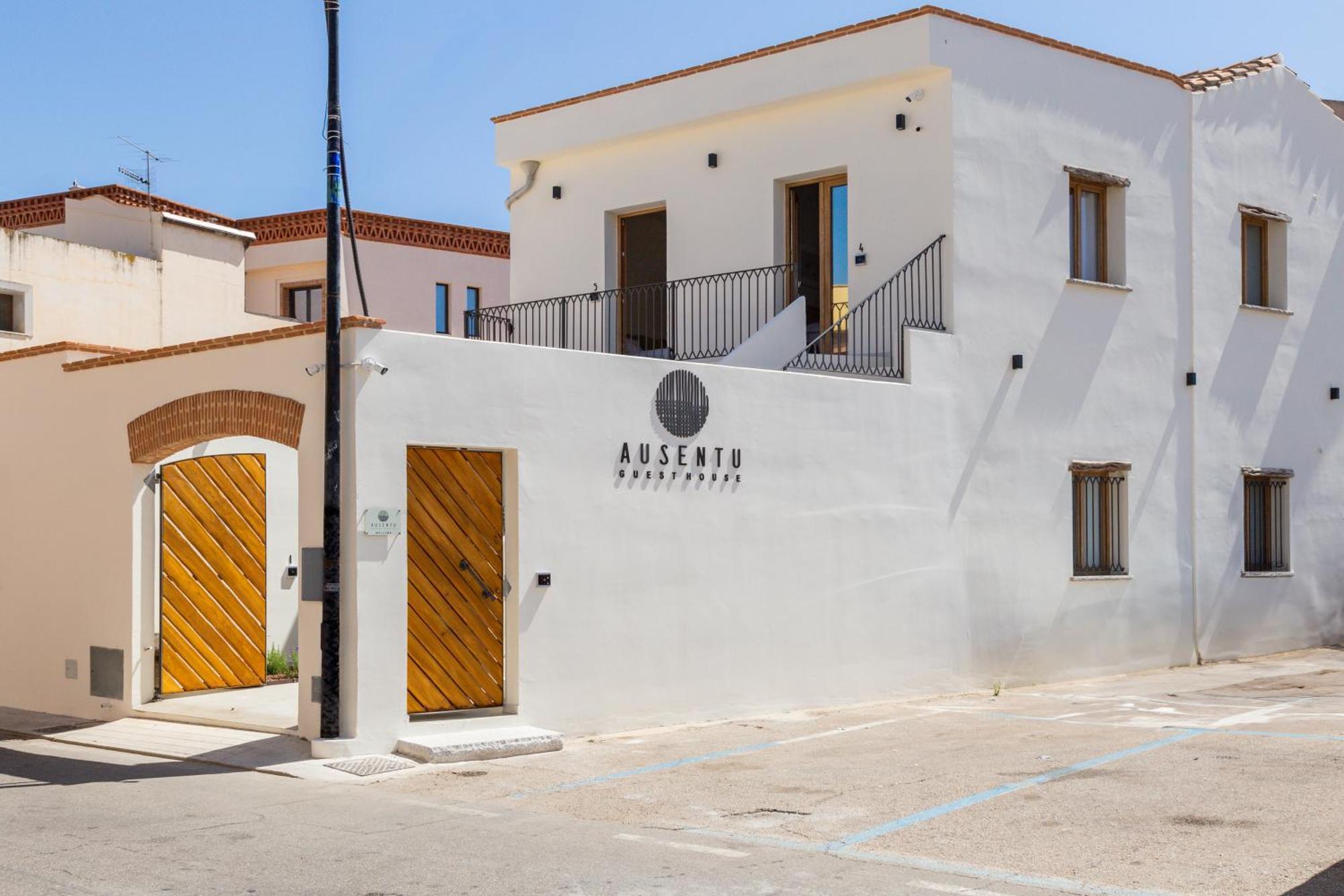 Ausentu Guest House Tortolì Екстериор снимка
