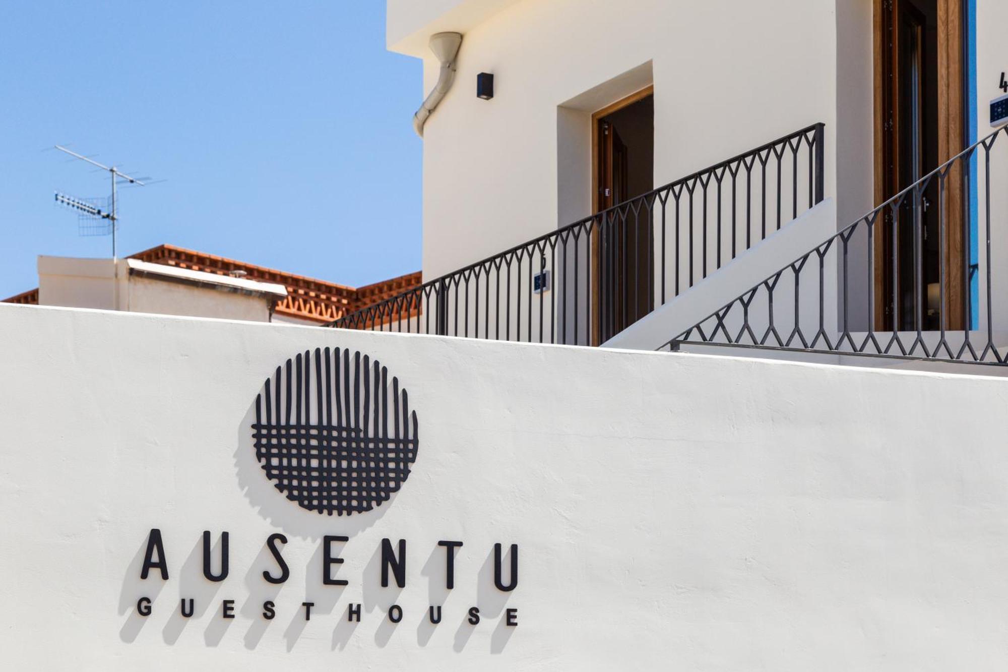 Ausentu Guest House Tortolì Екстериор снимка